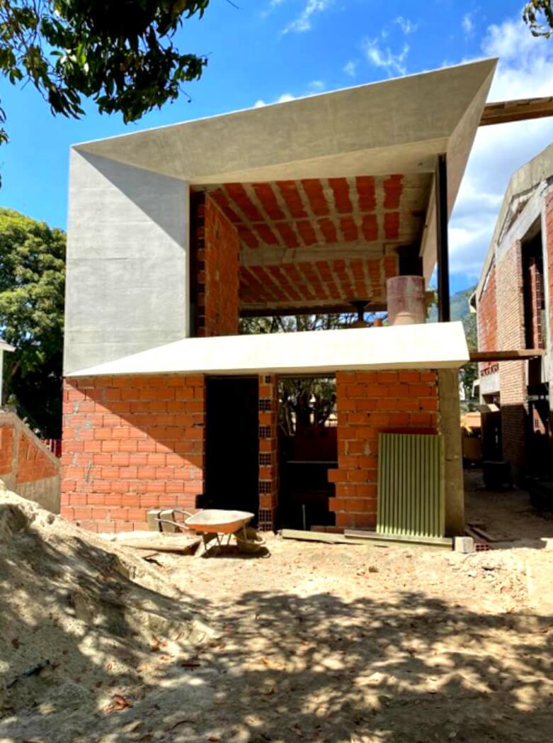 CONSTRUCCIÓN DE QUINTA MARGARITA, COUNTRY CLUB.