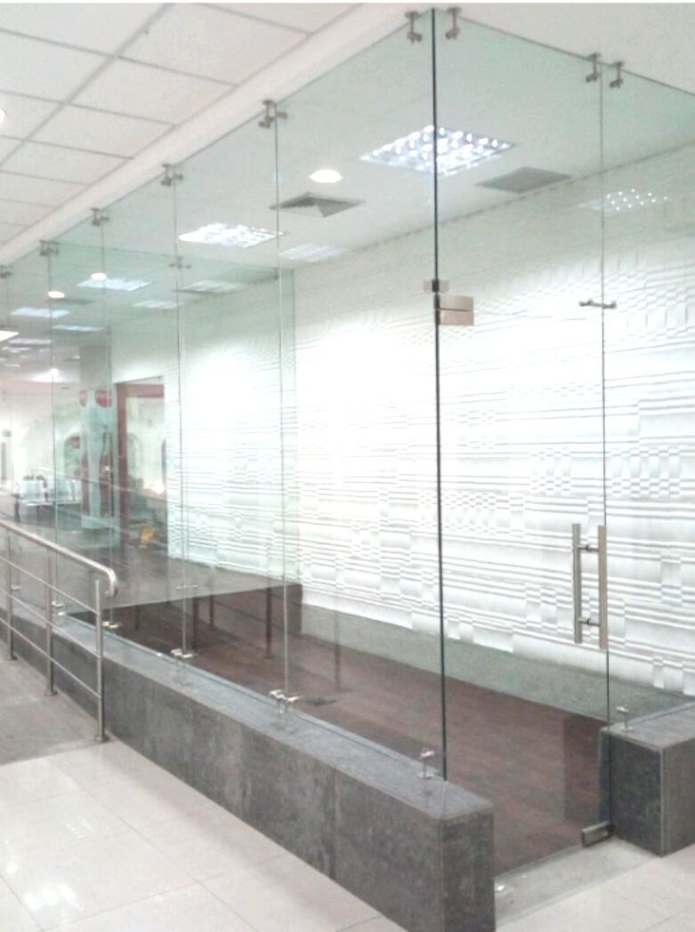 CONSTRUCCIÓN DE SALA DE REUNIONES.