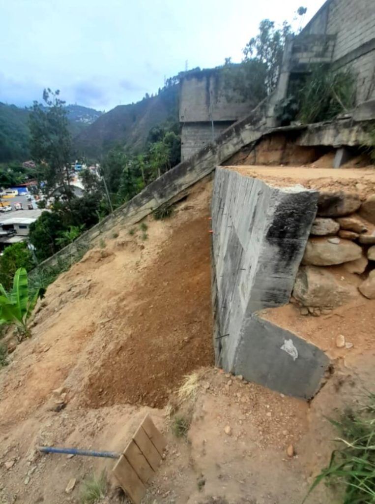 CONSTRUCCIÓN MURO DE CONTENCIÓN