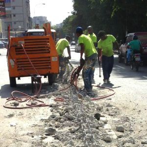 OBRAS DE MANTENIMIENTO VIAL (DEMARCACIÓN, ALUMBRADO Y SEÑALIZACIÓN) PARA LA ALCALDÍA DE BARUTA. - imagen
