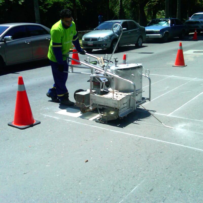 OBRAS DE MANTENIMIENTO VIAL (DEMARCACIÓN, ALUMBRADO Y SEÑALIZACIÓN) PARA LA ALCALDÍA DE BARUTA. - imagen